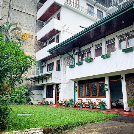 Sharon Inn 캔디 외부 사진